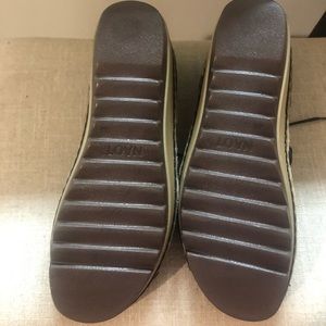 Naot yarrows size 38